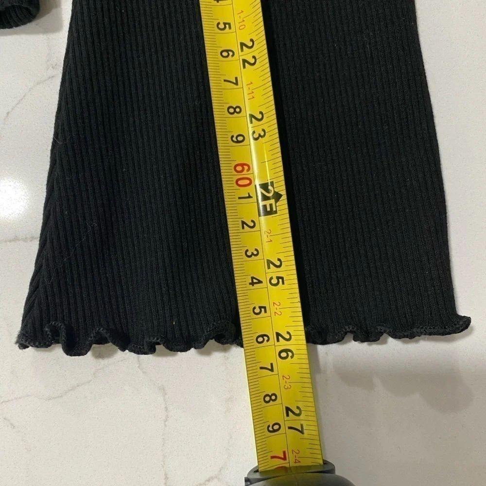 Citizens of Humanity black v-neck - Picture 9 of 11